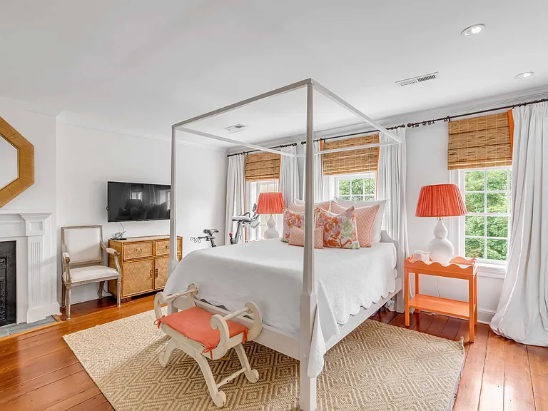 Master bedroom entrance view , with queen bed.