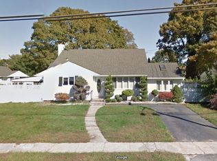 51 Maybrook Rd, North Babylon, NY 11703