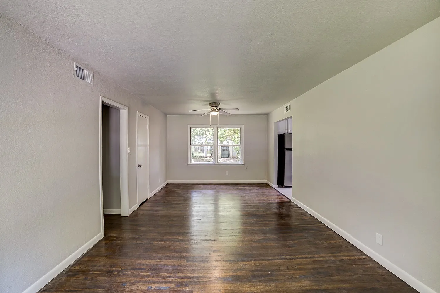 3 Bed | 1 Bath in Broken Arrow! — Photo 4