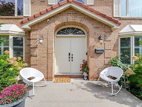 3rd image of 36 Inglenook Ct