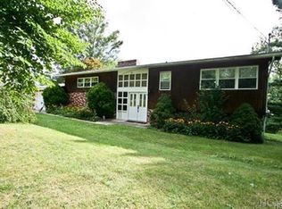34 Ridgeview Ave, Mahopac, NY 10541