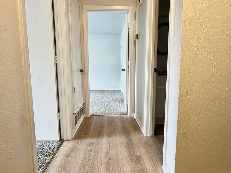 Hallway to bedrooms