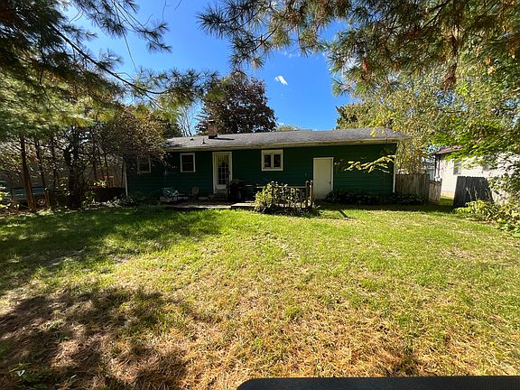 3rd image of 320 Doris St