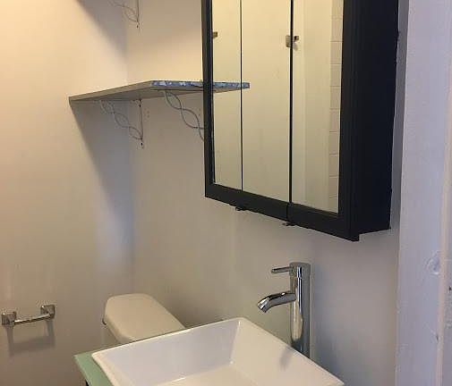 3rd image of 1001 N Richmond St #2