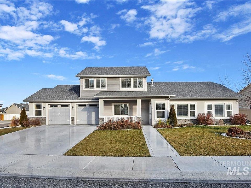 1st image of 900 Glen Eagle Dr