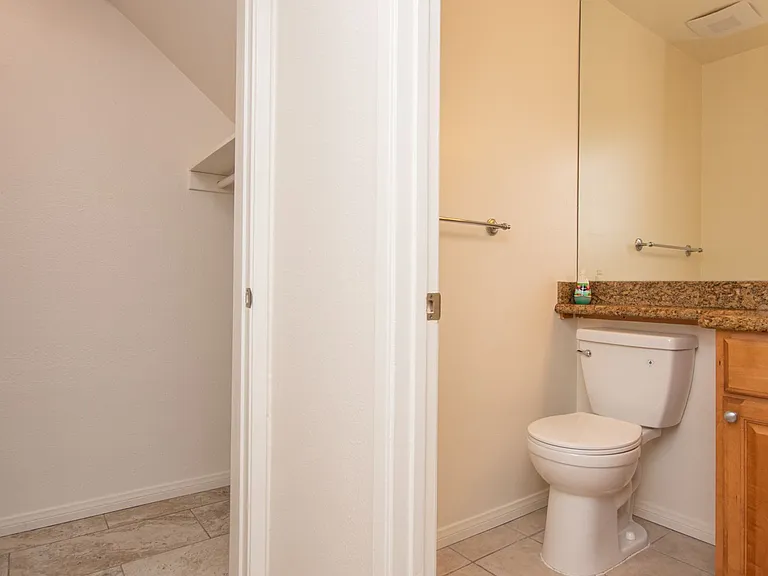 3706 Yale Dr — Photo 8