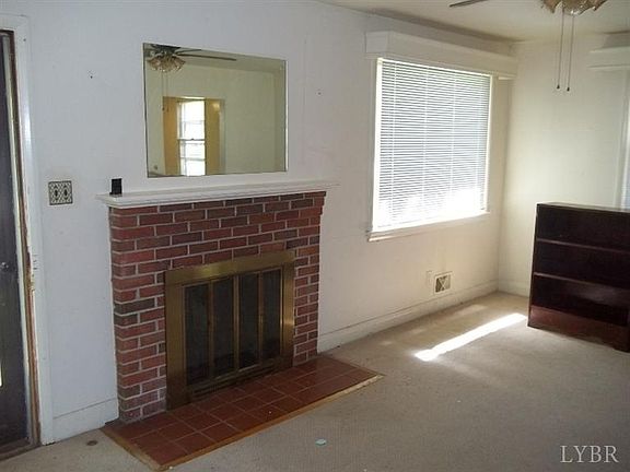 3rd image of 1324 Dover Pl