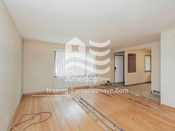1507_004_wm_-_living_room_12886487.jpg