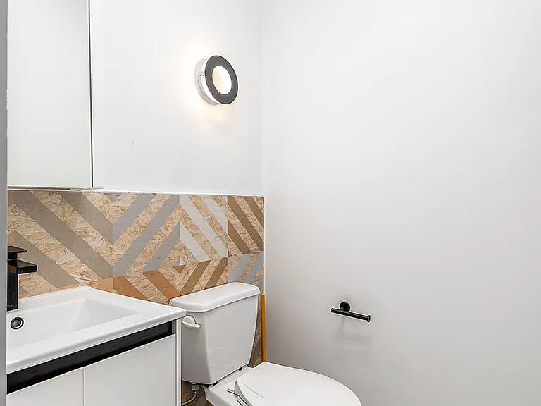 774 Lexington Ave #1A — Photo 13