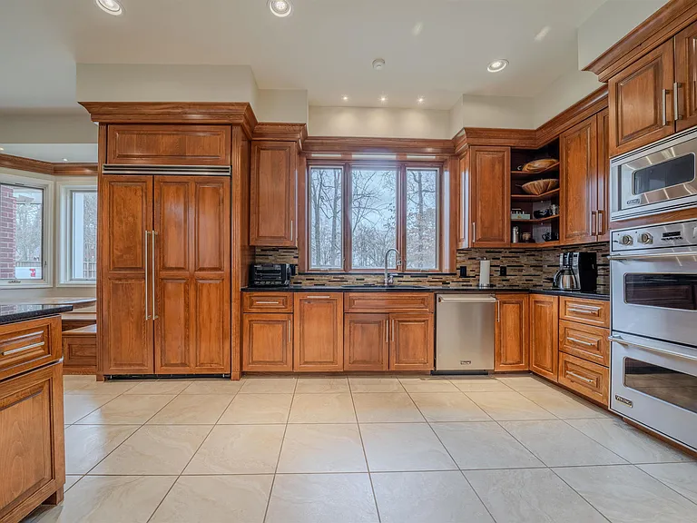3 Lakeside Dr — Photo 11