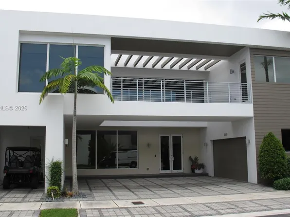 10272 NW 75th Ter, Doral, FL 33178