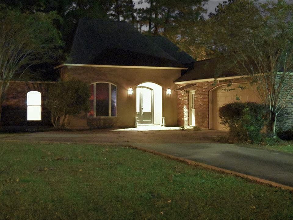 1st image of 6633 Lindseyneal Dr