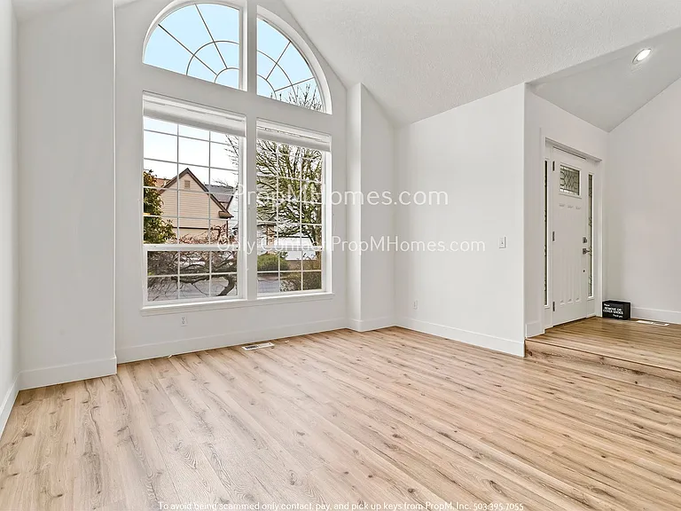 16860 NW Paddington Dr — Photo 2