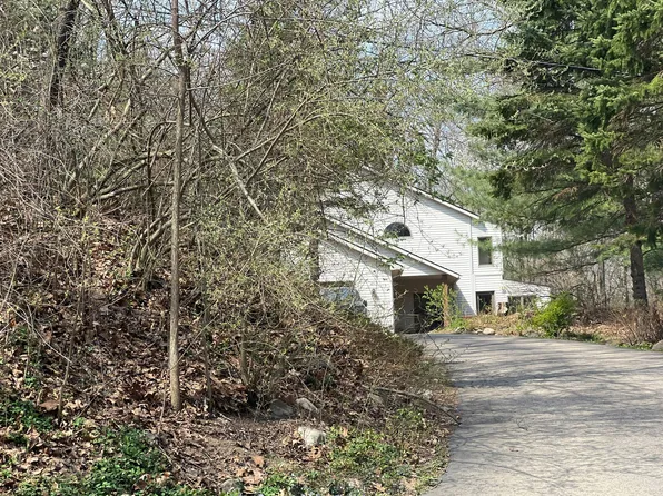485 N Jossman Rd, Ortonville, MI 48462
