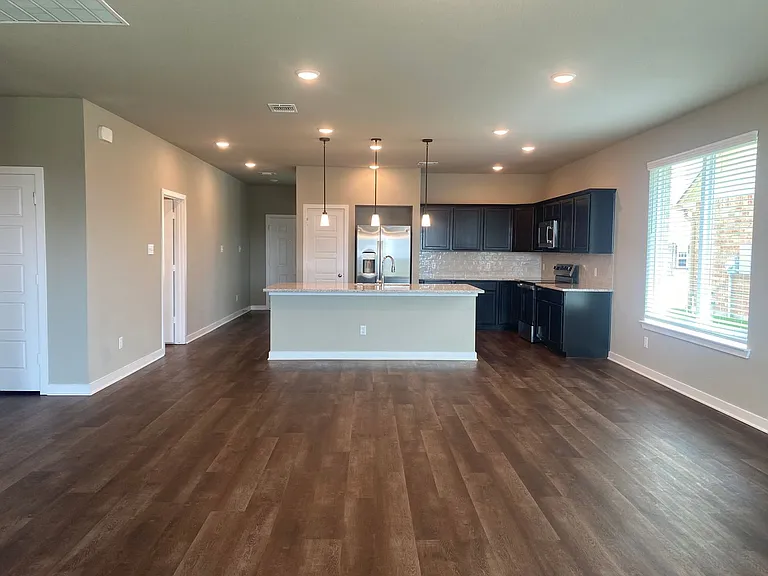 1242 Dowdy Dr — Photo 3