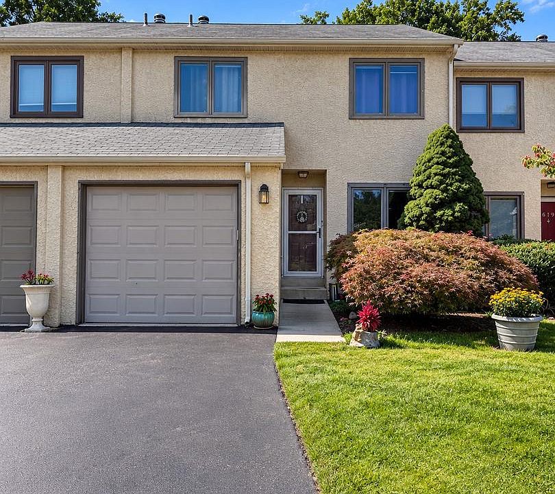 1st image of 621 Hillcrest Ct