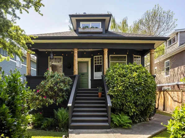 1163 Chapman St, Victoria, BC V8V 2T5