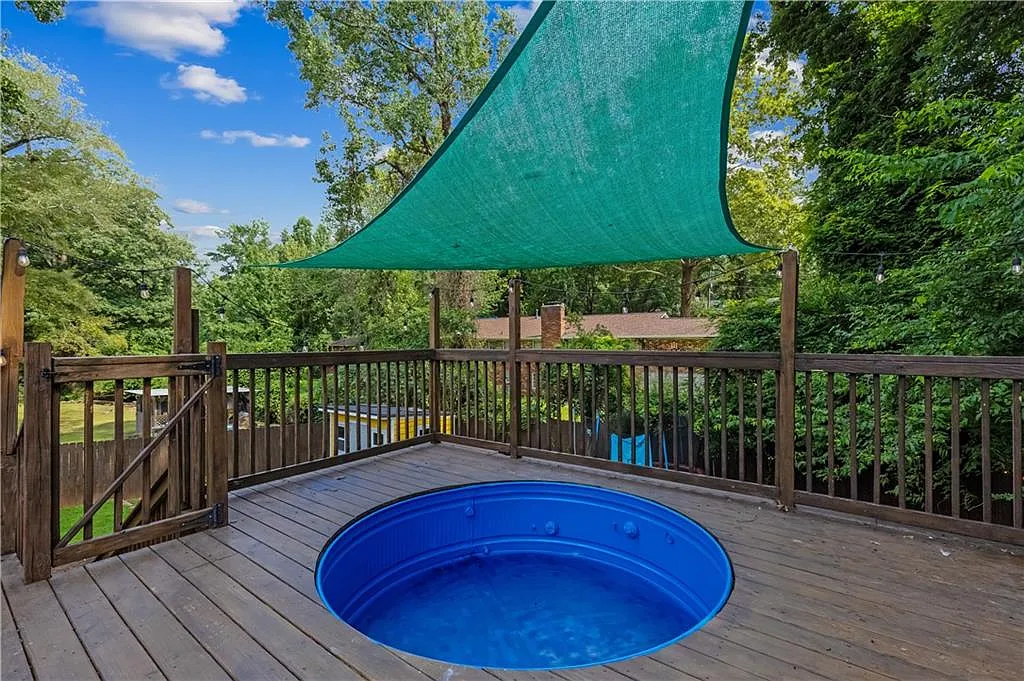 4 bed, 2.0 bath, 1274 sqft, $2,650 — Photo 3