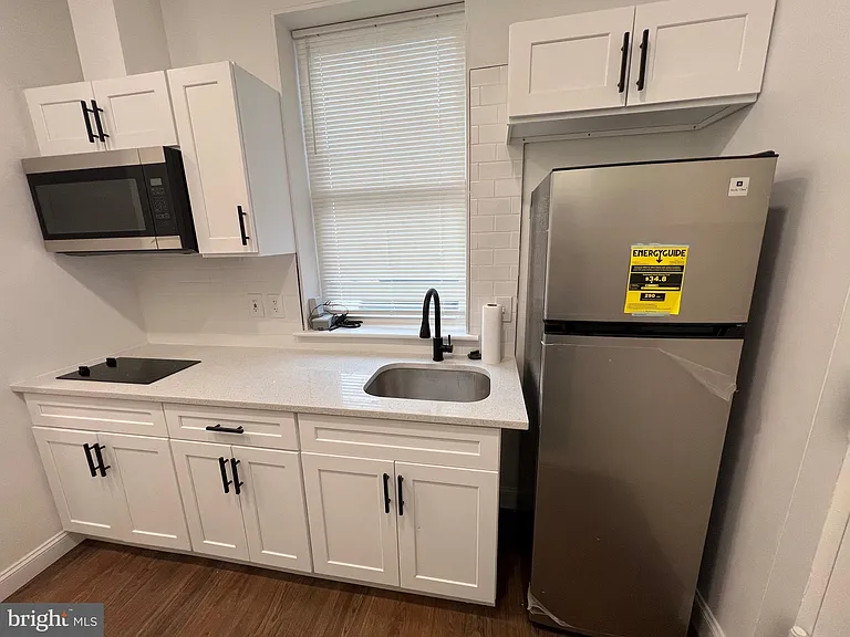 2145 Elkins Ave #A — Photo 4