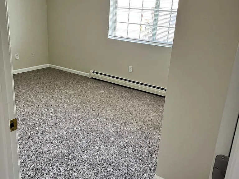 Lakepointe Apartment Homes — Photo 8