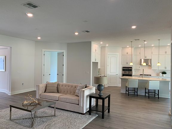 3rd image of 361 Stone Creek Cir