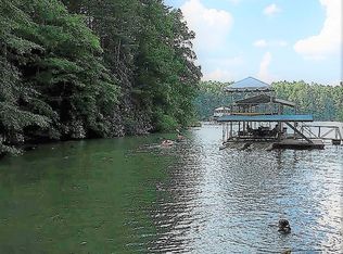 611 Magnolia Dr, Blue Ridge, GA 30513