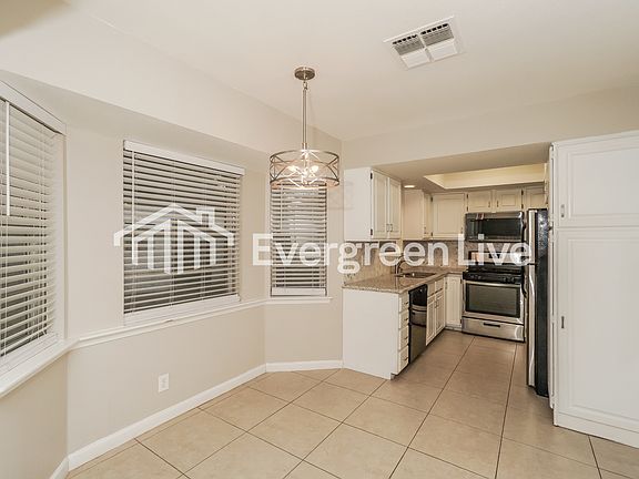 4th image of 7518 Meadow Green St