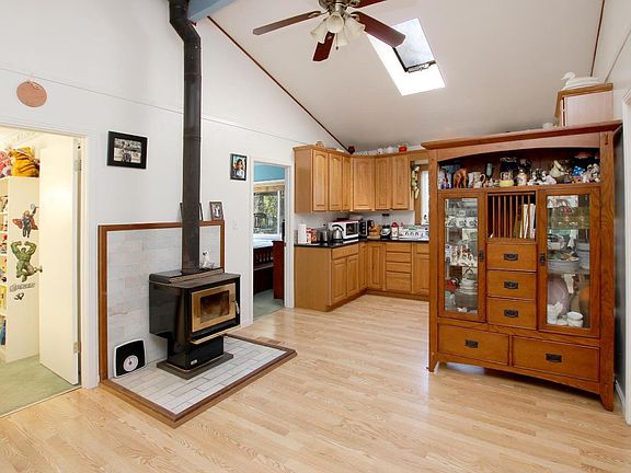 4th image of 701 Trinkling Creek Dr