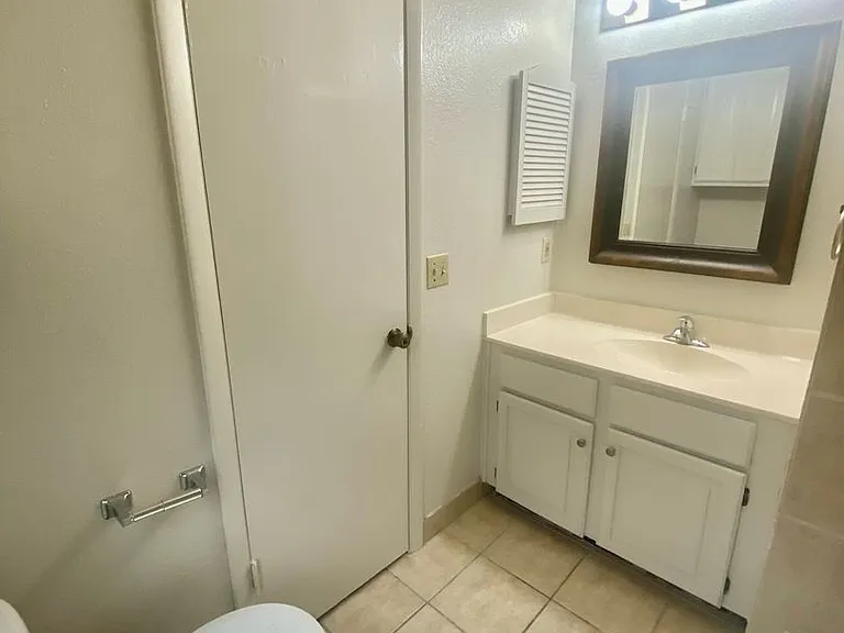 2216 San Gabriel St #304 — Photo 25