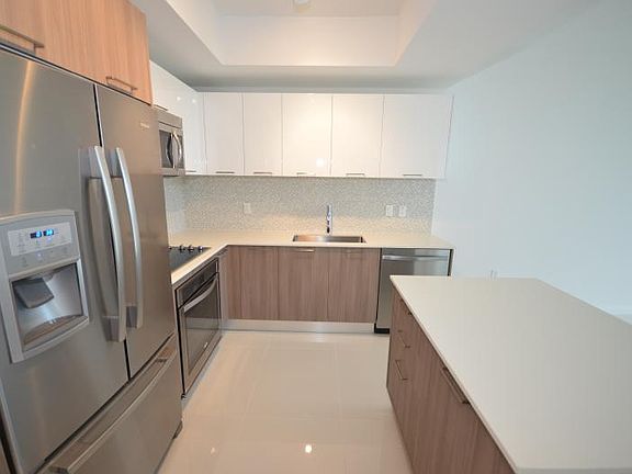 4th image of 5300 Paseo Dr #805