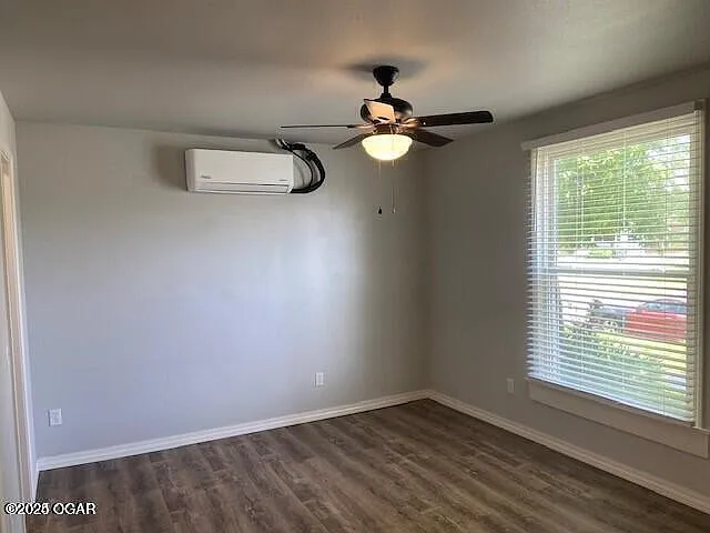2122 S Sergeant Ave — Photo 4