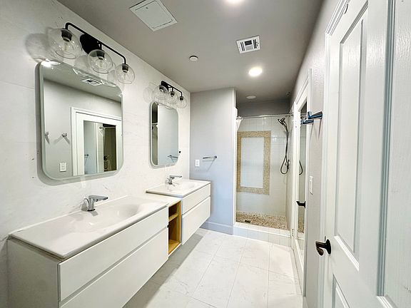 3rd image of 12975 Agustin Pl APT 319