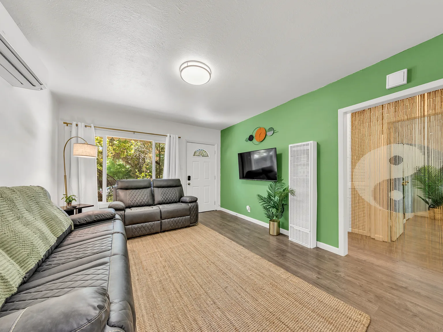 2 bed, 1426 sqft, $3,000 — Photo 2