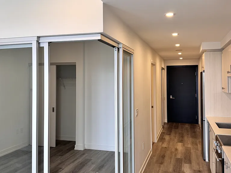 15 Wellington St S #1705 — Photo 10