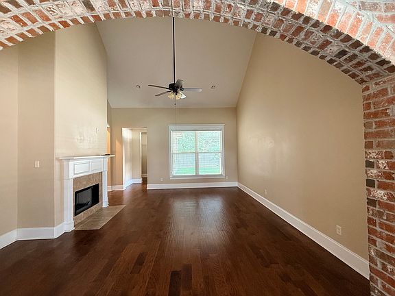 4th image of 405 Summerland Key Ln