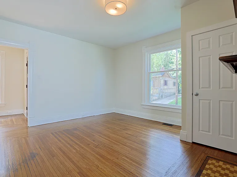 6118 Prentice St — Photo 47