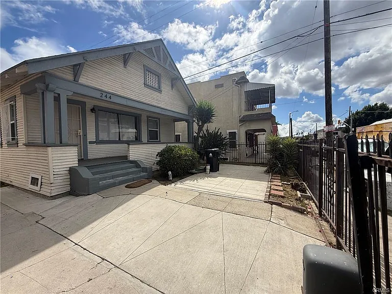 244 W 49th St — Photo 12