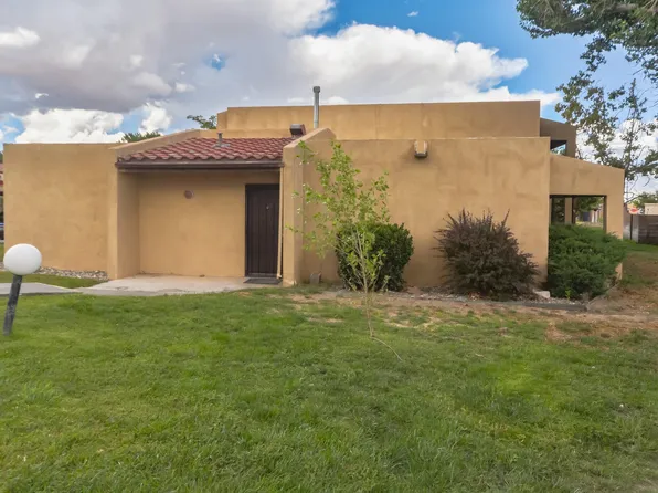 901 Country Club Dr SE APT E, Rio Rancho, NM 87124