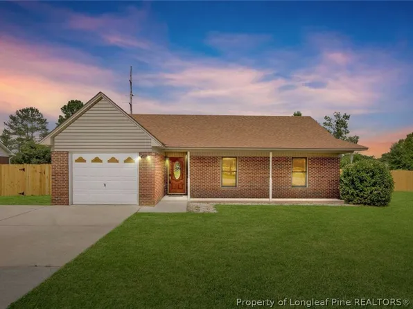 102 Peregrine Pl, Fayetteville, NC 28306