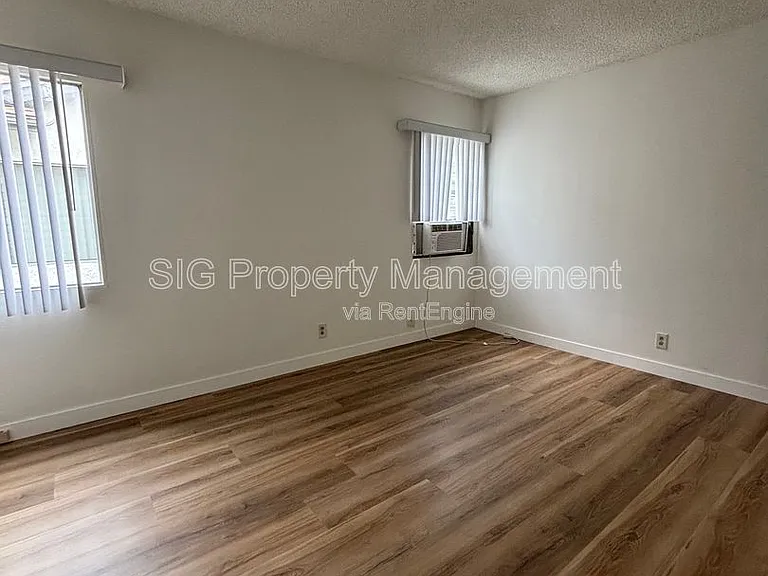 10424 Parr Ave #D — Photo 6