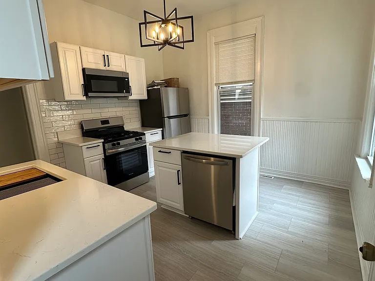 2975 N Bremen St — Photo 2