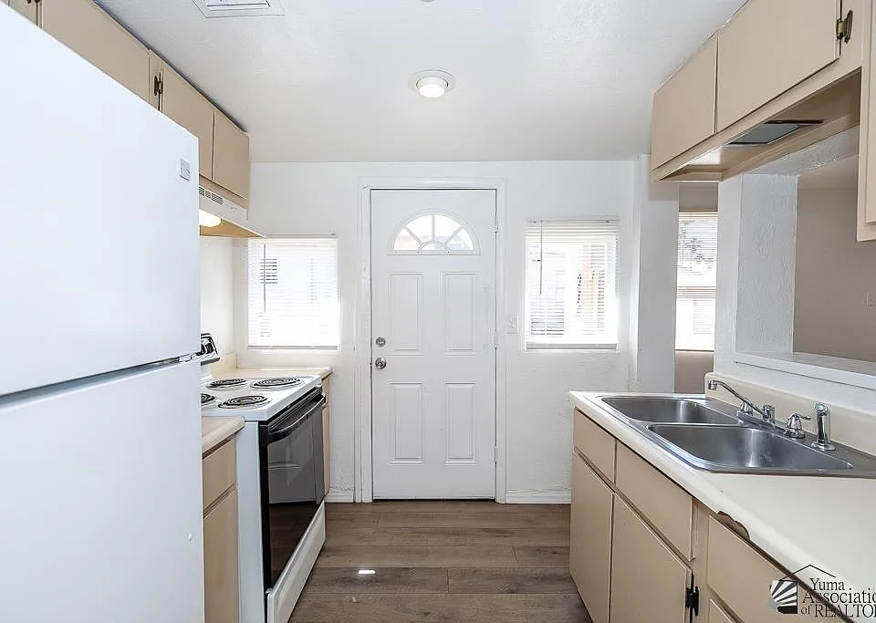 236 S 3rd Ave