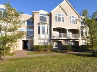 617 Binghampton Ln, Livingston, NJ 07039