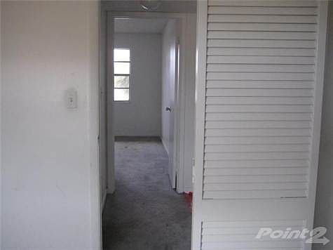 3rd image of 95 NE 41st St APT L181