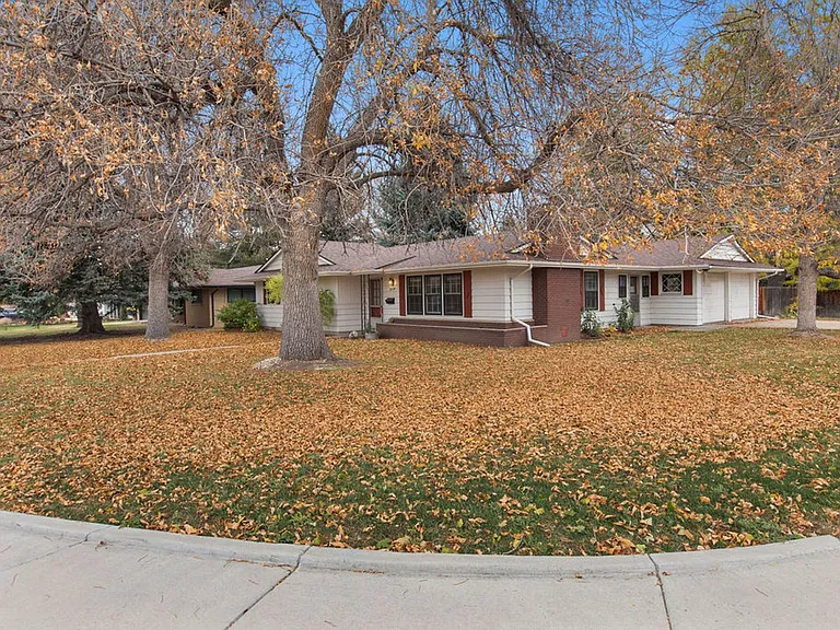 2524 Mathews St — Photo 2