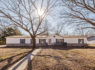 1218 E 10th St, Wellington, KS 67152