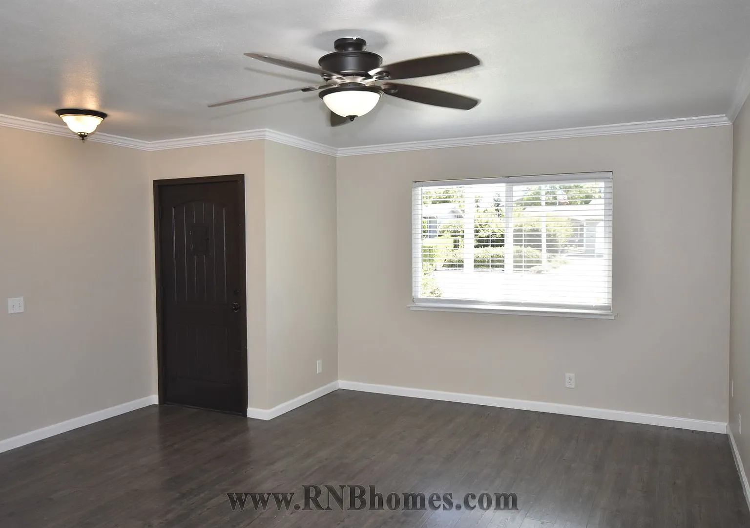 5578 Coronado Way — Photo 2