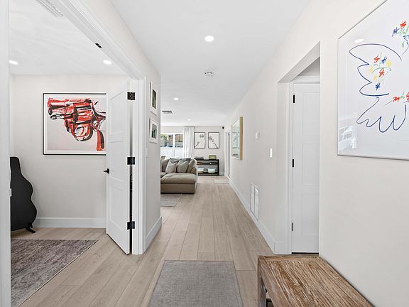 5th image of 698 W Camino