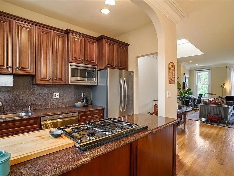 99 Pembroke St #2 — Photo 7