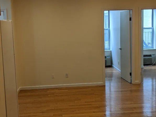 247 Wadsworth Avenue image 2 of 6